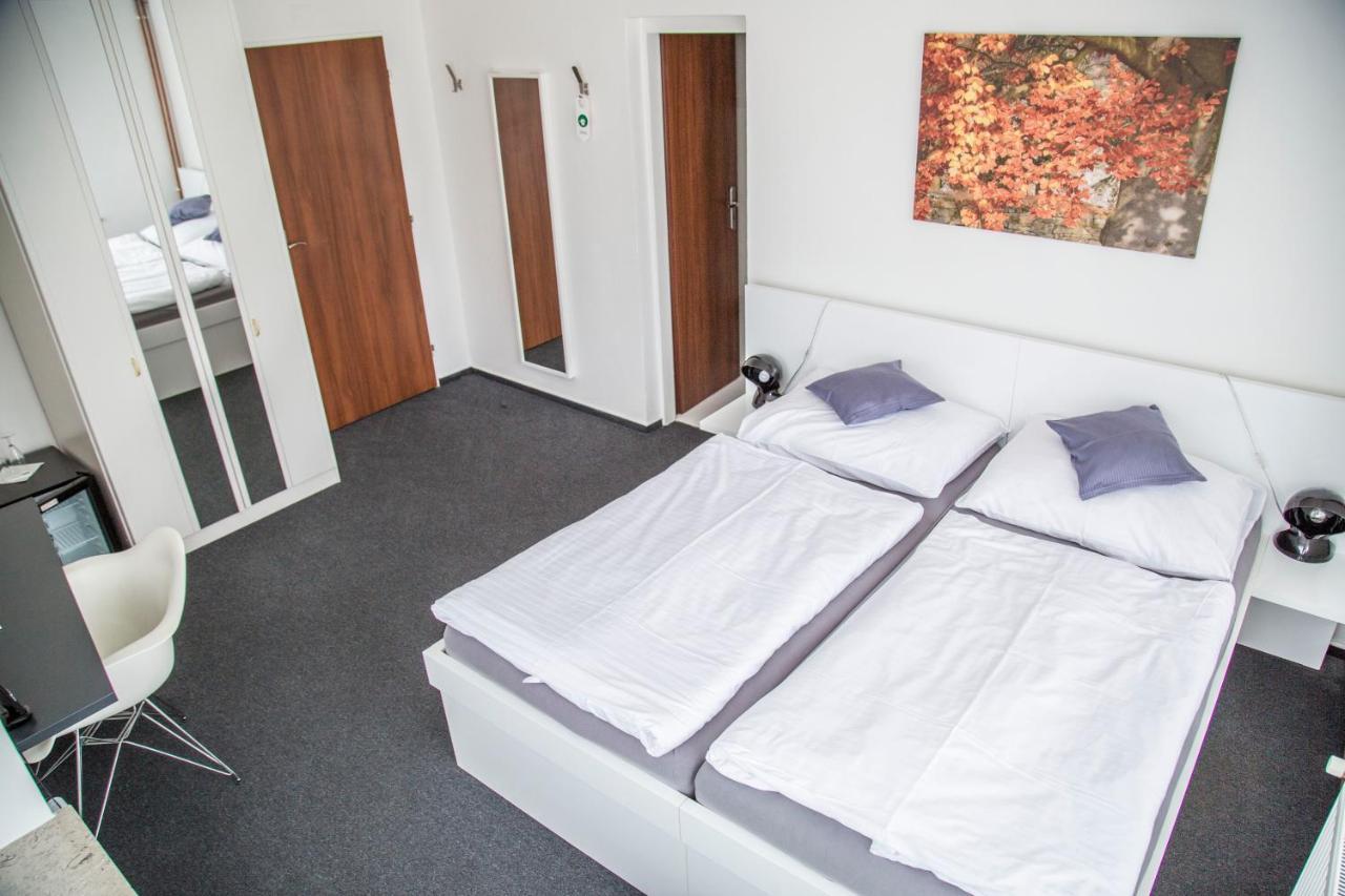 Hotel Orlík Kozarovice Exteriér fotografie